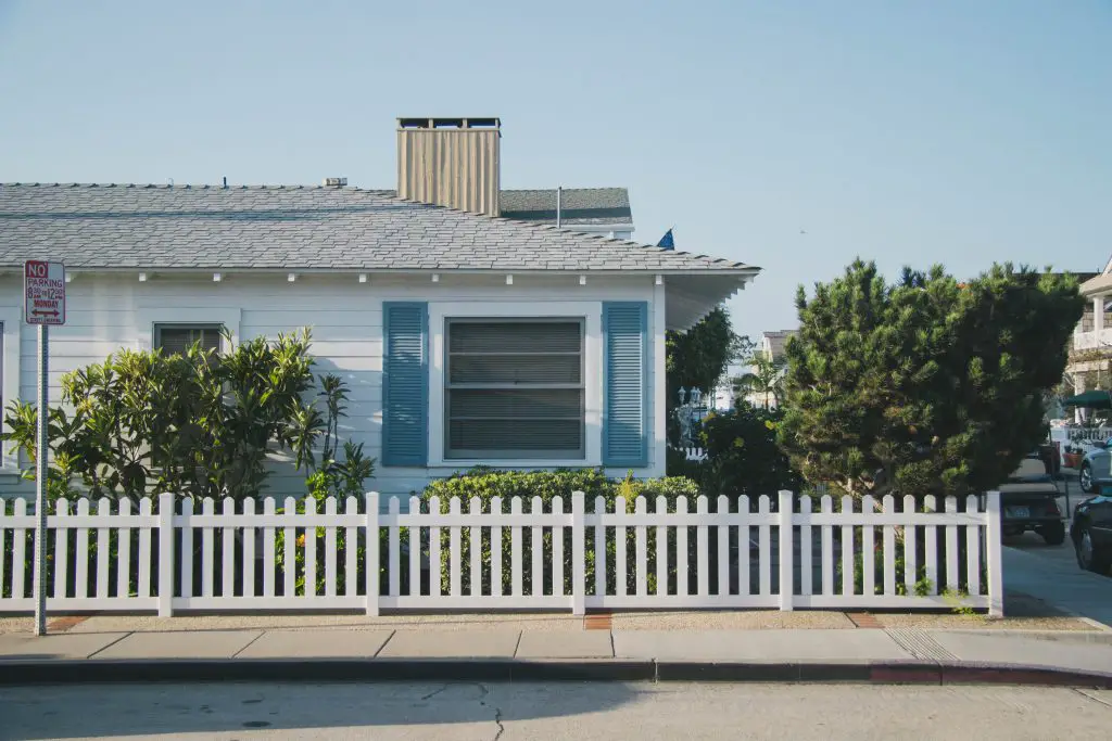 rental house picket fence